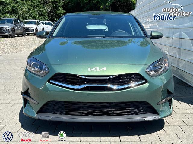 Kia Ceed Gold 1.5 T-GDi, DCT Android Auto*Navi*WinterPak*Klimaauto*16"*Kamera*PrivacyGlas* 