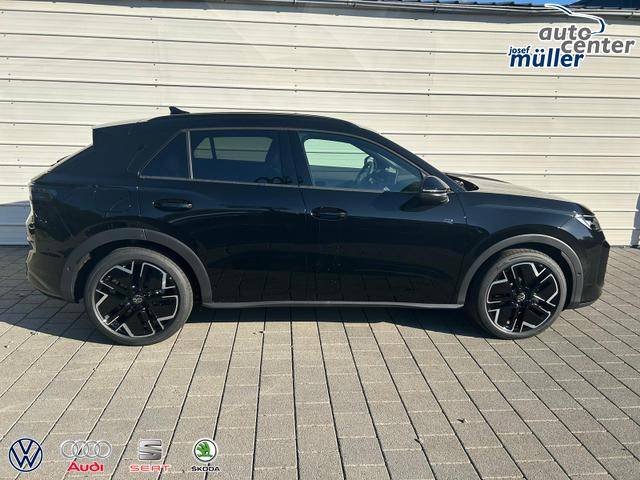 Volkswagen T-Roc R-Line 1.5 eTSI DSG Neues Modell*AHK*BlackStyle*Matrix*19"*Android Auto*EasyOpen*SHZ*Kamera*ParkAsstPro*ACC*Keyless 