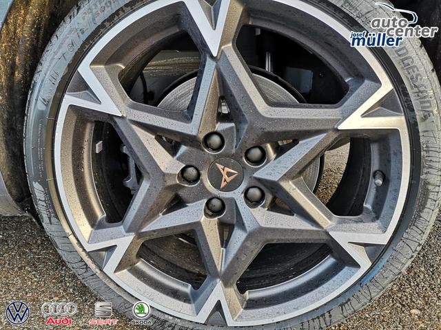 Cupra Leon Sportstourer 2.0 TSI 245 kW 4Drive VZ Kombi 2.0TSI DSG 4x4 AHK ABT GV5 Matrix el. Hk Pano Navi Sound 