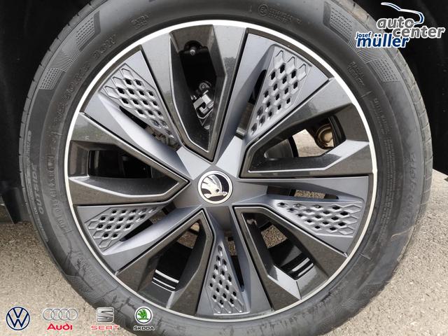 Skoda Karoq Sportline 1.5TSI DSG AHK Matrix ACC Navi 