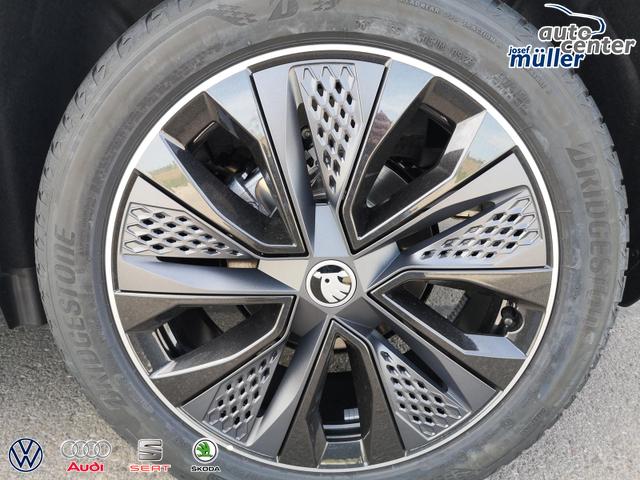 Skoda Karoq Sportline 2.0TDI DSG 4x4 AHK Matrix Navi ACC 