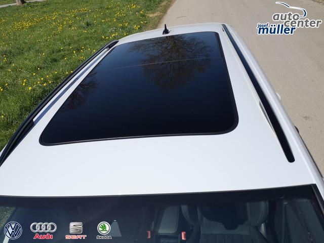 Skoda Karoq Sportline 2.0TDI DSG 4x4 AHK Matrix Pano Sound Leder 19 Zoll 