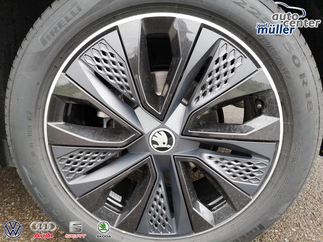 Skoda Karoq Sportline 2.0TDI DSG 4x4 AHK Matrix Navi ACC 