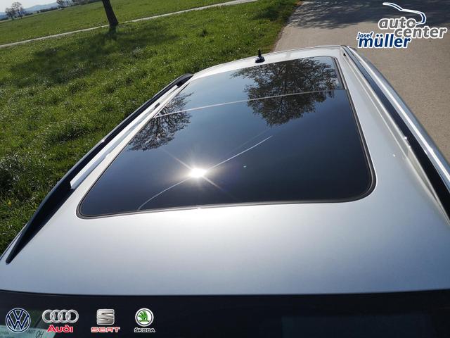 Skoda Karoq Sportline 2.0TDI DSG 4x4 AHK Matrix Pano Sound Leder 19 Zoll 