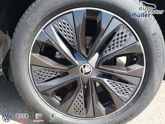 Skoda Karoq Sportline 2.0TDI DSG 4x4 AHK Matrix Navi ACC 