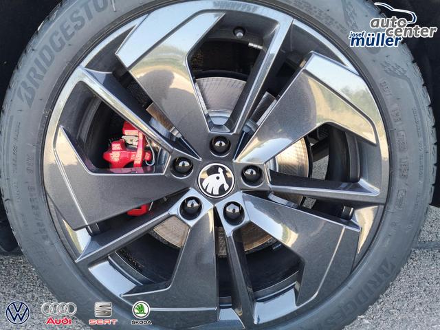 Skoda Octavia Combi 2.0 TSI 195 kW RS Kombi 2.0TSI Pano Matrix Area AHK Sound GV5 