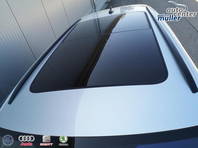 Skoda Octavia Combi 2.0 TSI 195 kW RS Kombi 2.0TSI Pano Matrix Area AHK Sound GV5 