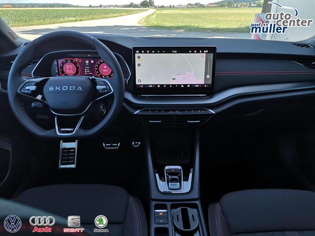 Skoda Octavia Combi 2.0 TSI 195 kW RS Kombi 2.0TSI Pano Matrix Area AHK Sound GV5 