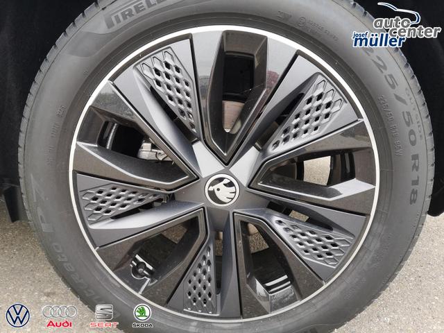 Skoda Karoq Sportline 2.0TDI DSG 4x4 AHK Matrix Navi ACC 