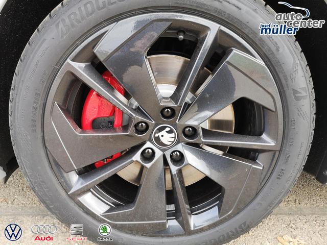 Skoda Octavia Combi 2.0 TSI 195 kW RS Kombi 2.0TSI Pano Matrix Area AHK Sound GV5 