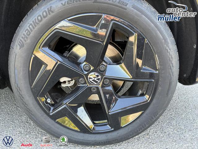 Volkswagen Tiguan 2.0 TDI 110 kW R-Line DSG Head Up Black 360 AHK 