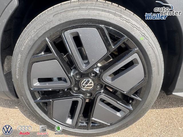 Volkswagen T-Roc 1.5 eTSI 110 kW R-Line Pano Black GV5 19 Zoll 