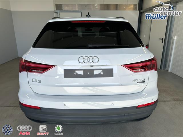 Audi Q3 40 TDI quattro AHK+ACC+Navi+Kamera+Alu18 