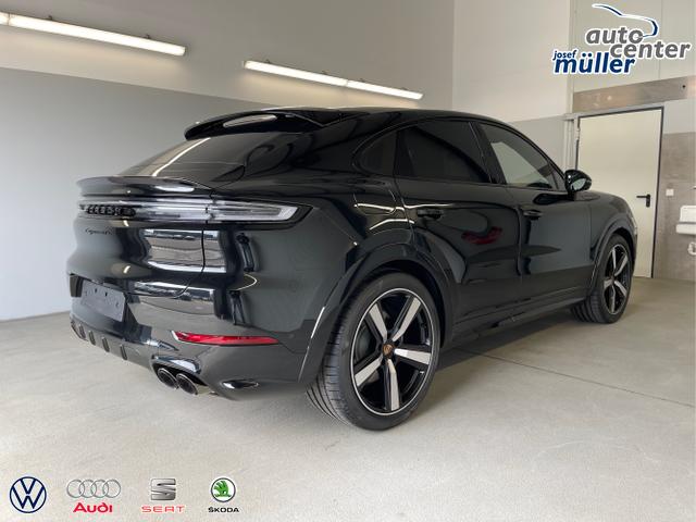 Porsche / Cayenne / Schwarz / / / Hinterachslenkung+Nachtsicht+Sitzbel&uuml;ftung