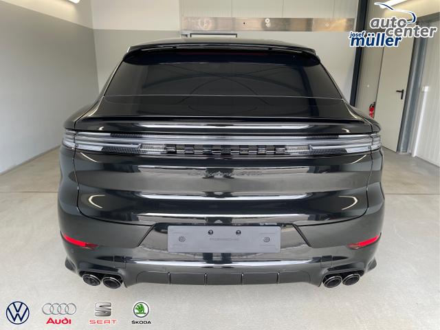 Porsche / Cayenne / Schwarz / / / Hinterachslenkung+Nachtsicht+Sitzbel&uuml;ftung