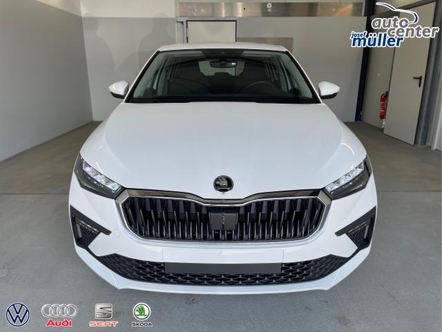 Skoda / Scala / Weiß / / / 115PS DSG AHK+App-Connect