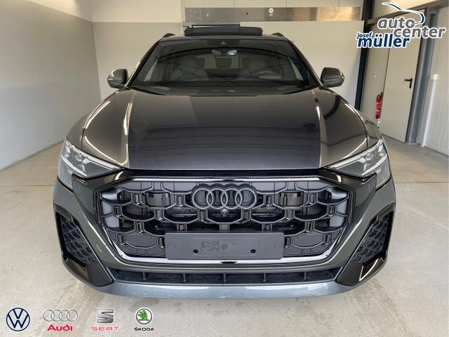 Audi / Q8 / Grau / / / S line STHZ+Pano+AHK+HUD