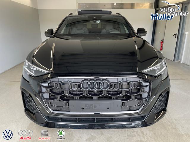 Audi / Q8 / Schwarz / / / S line STHZ+Pano+AHK+HUD
