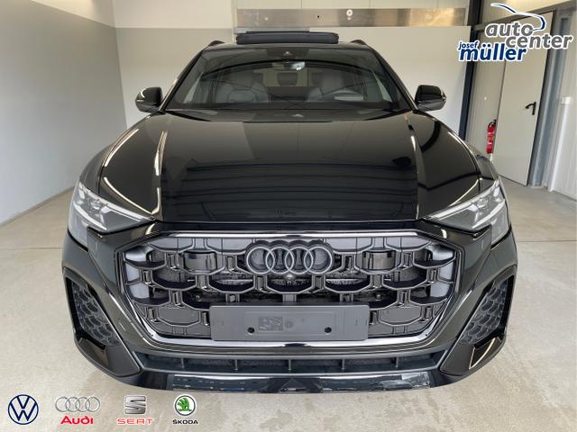 Audi / Q8 / Schwarz / / / S line STHZ+Pano+AHK+HUD
