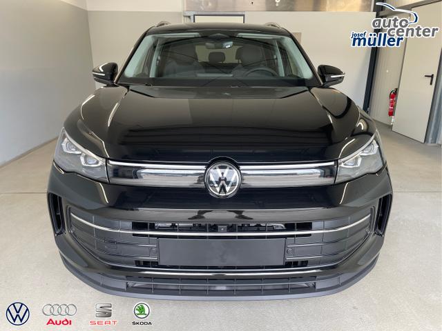 Volkswagen / Tiguan / Schwarz / / / 204PS DSG eHybrid IQ.Light+Navi