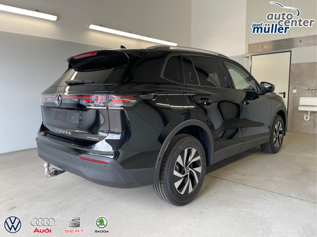 Volkswagen / Tiguan / Schwarz / / / 204PS DSG eHybrid IQ.Light+Navi