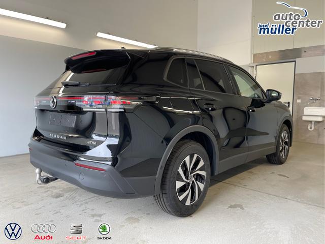 Volkswagen / Tiguan / Schwarz / / / 150PS DSG 360°Kamera+IQ.Light