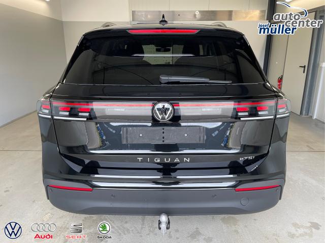 Volkswagen / Tiguan / Schwarz / / / 150PS DSG 360°Kamera+IQ.Light