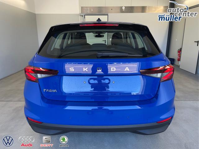 Skoda / Fabia / Blau / / / 115PS App Connect
