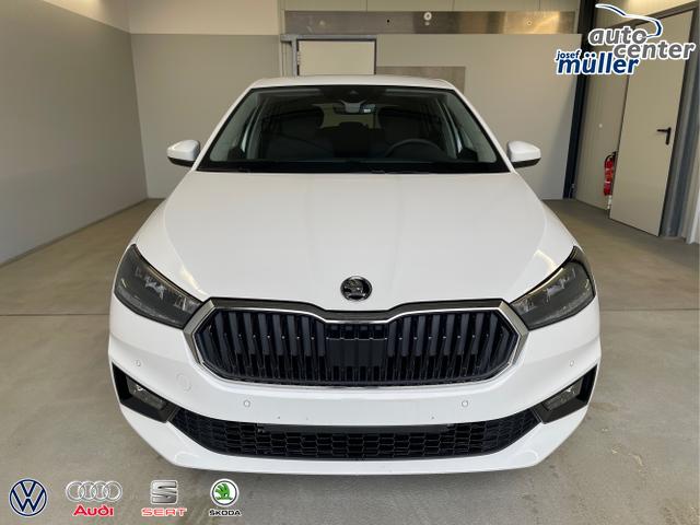 Skoda / Fabia / Weiß / / / 115PS DSG AHK+Kamera