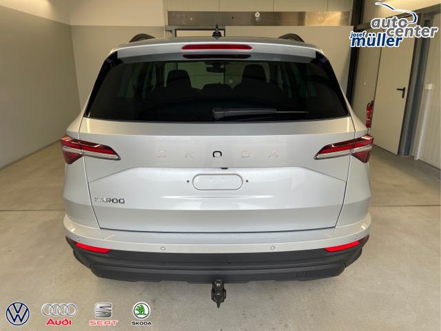 Skoda / Karoq / Silber / / / 150PS DSG Navi+ACC+AHK+Kessy+Kamera+Sitzheiz