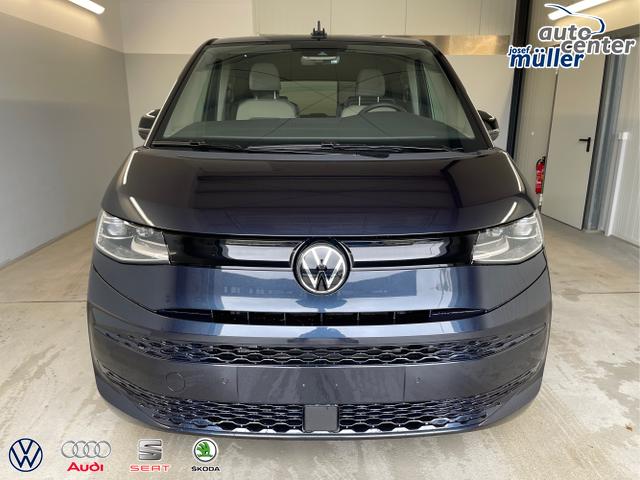Volkswagen / T7 Multivan / Hellblau / / / TDI AHK+Navi