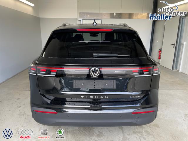 Volkswagen / Tiguan / Schwarz / / / eHybrid DSG 360°+Navi+Kessy+AHK