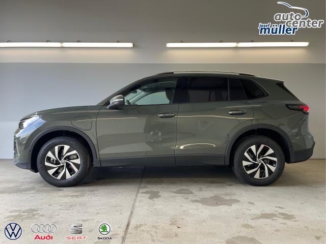 Volkswagen / Tiguan / Grün / / / eHybrid DSG 360°+Navi+Kessy+AHK