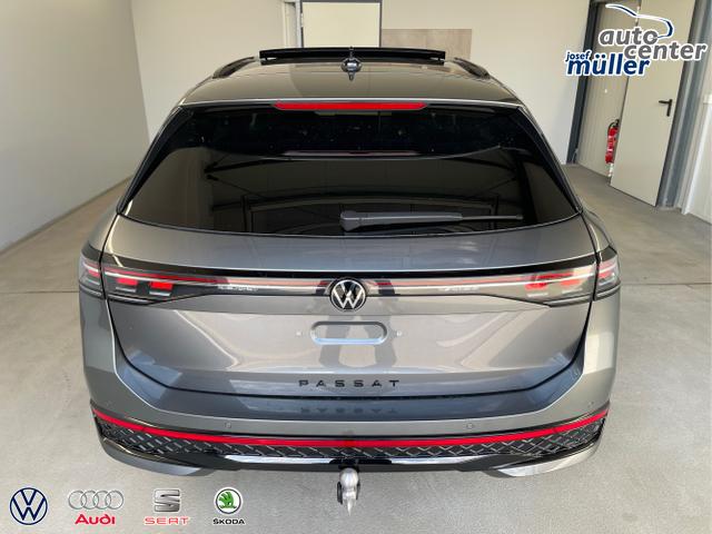 Volkswagen / Passat Variant / Grau / / / 265PS AHK+Pano+Harman Kardon