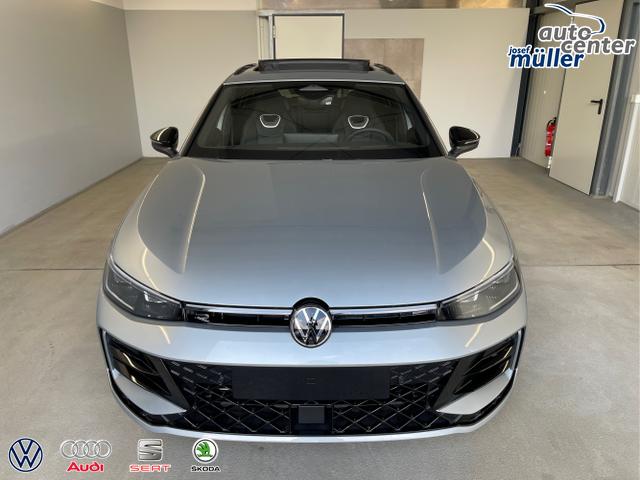 Volkswagen / Passat Variant / Silber / / / 265PS AHK+Pano+Harman Kardon