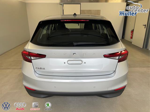 Skoda / Fabia / Silber / / / 95PS Sitzheizung+App-Connect