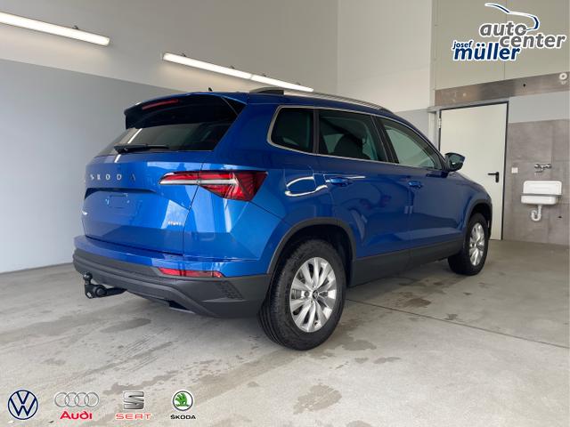Skoda / Karoq / Blau / / / 150PS TDI DSG 4x4 AHK+Navi+ACC+Kamera+Sitzheiz+eHeck+GV5