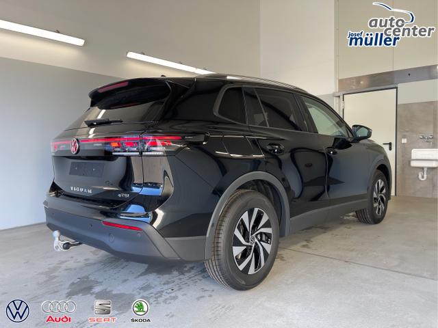 Volkswagen / Tiguan / Schwarz / / / 150PS eTSI DSG AHK+360°+IQ.Light+IQ.Drive+Navi