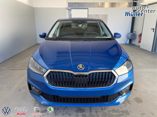 Skoda / Fabia / Blau / / / 115PS DSG Alu+AHK+Kessy+Kamera+GV5+Sitzheiz