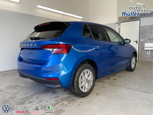 Skoda / Fabia / Blau / / / 115PS DSG Alu+AHK+Kessy+Kamera+GV5+Sitzheiz