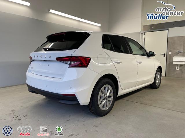 Skoda / Fabia / Wei&szlig; / / / 115PS AHK+Kessy+Kamera