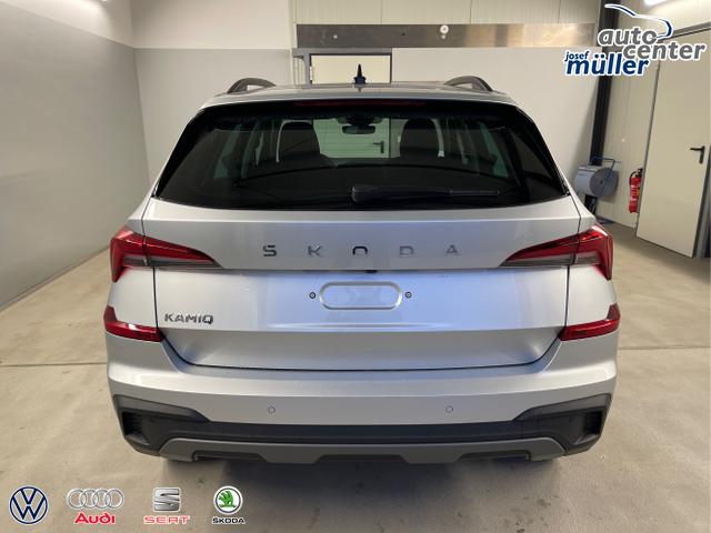 Skoda / KAMIQ / Silber / / / 115PS DSG Matrix+AHK+Kamera+PDC vor+hi+Kessy+Sitzheizung+GVL