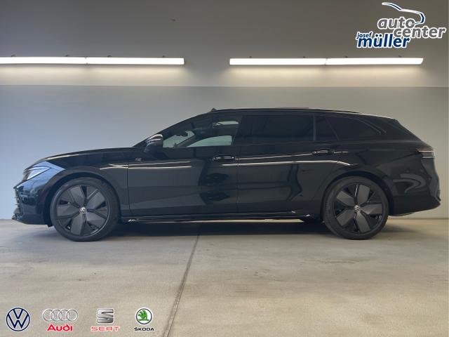 Volkswagen / Passat Variant / Schwarz / / / 265PS 4M Stdhz+Leder+AHK+DCC+Pano+Harman+Alu19+IQ.Drive+Black+HUD