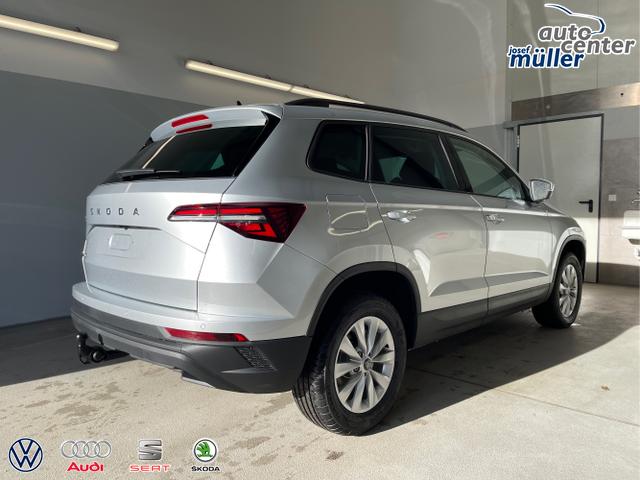 Skoda / Karoq / Silber / / / 150PS DSG AHK+Kamera+ACC+Kessy+Kamera+ParkPilot vo+hi+App