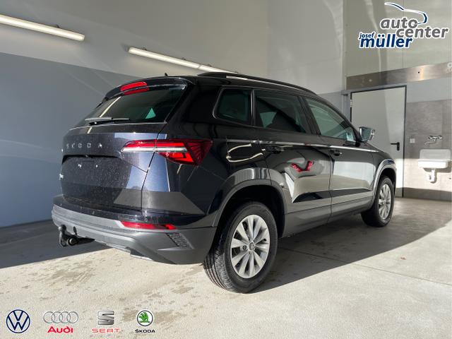 Skoda / Karoq / Schwarz / / / 150PS DSG AHK+Kamera+ACC+Kessy+Kamera+ParkPilot vo+hi+App