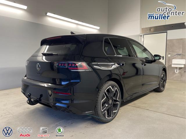 Volkswagen / Golf / Schwarz / / / 150PS DSG+Black Style