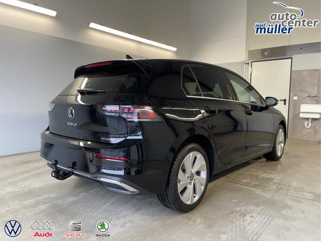 Volkswagen / Golf / Schwarz / / / 1.5 eHybrid 150kW/204PS DSG IQ.Light+Navi+Travel Assist+HUD+Winterpaket