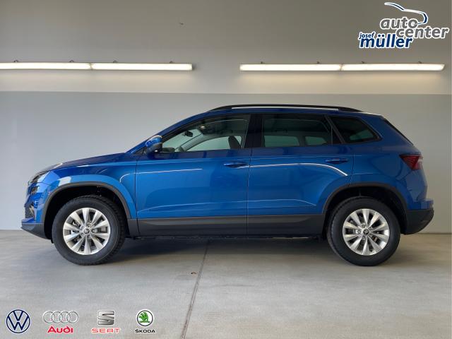 Skoda / Karoq / Blau / / / 150PS DSG AHK+Kamera+ACC+Kessy+Kamera+ParkPilot vo+hi+App