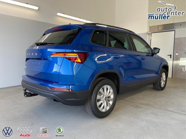 Skoda / Karoq / Blau / / / 150PS DSG AHK+Kamera+ACC+Kessy+Kamera+ParkPilot vo+hi+App