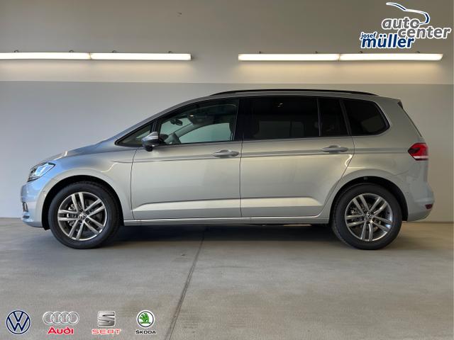 Volkswagen / Touran / Silber / / / 150PS 7Si+IQ.Light+TrailerAss+Cam+Navi+Kamera+Alarm+Kessy+App-Connect